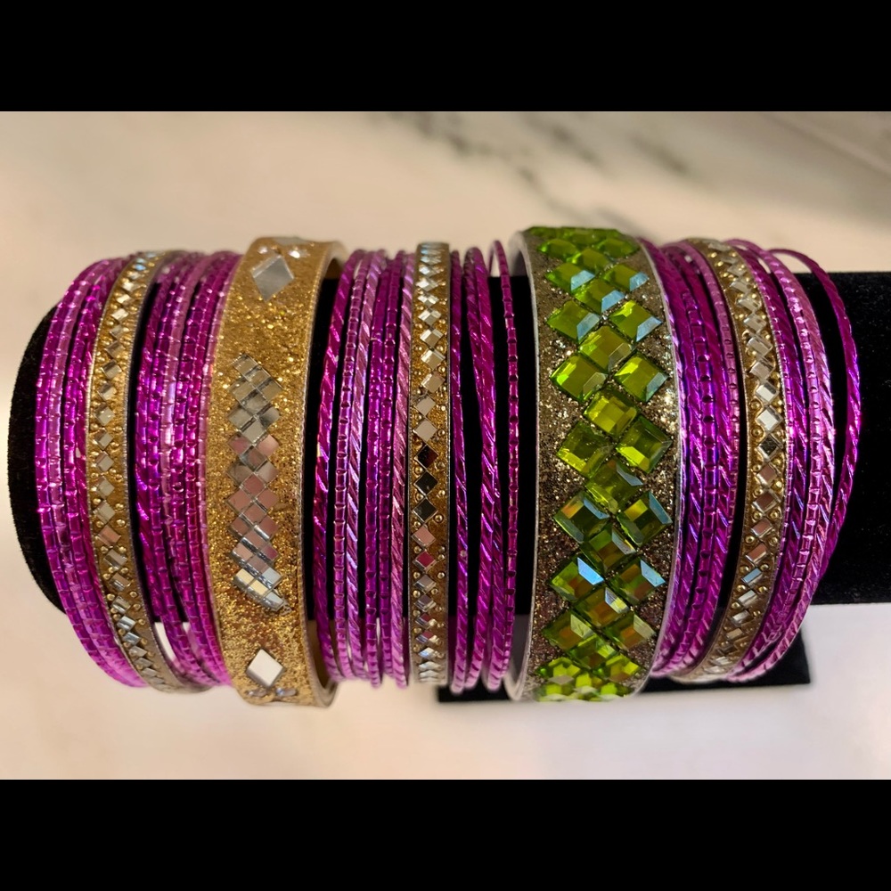 Gorgeous Bangle Bracelet Set - image 7